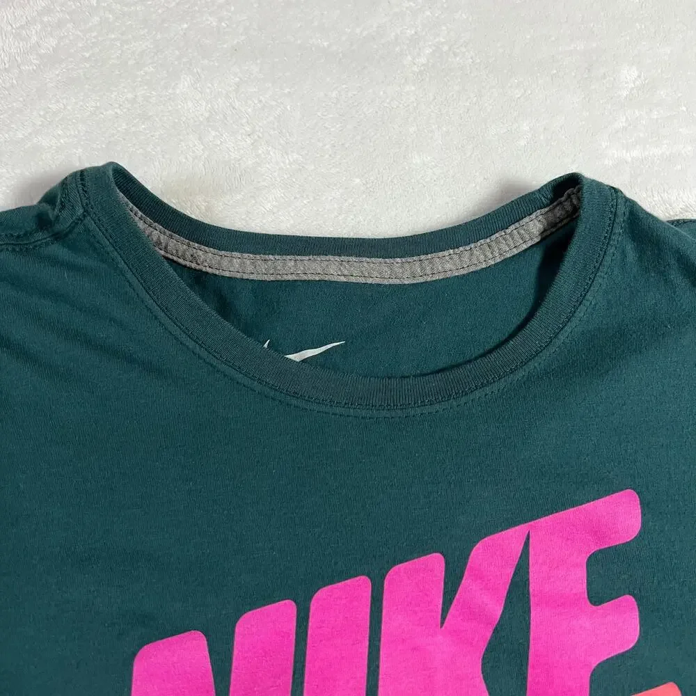 Nike Crewneck Slim Logo Graphic Fit T-Shirt Size XL Cotton Athleisure Casual